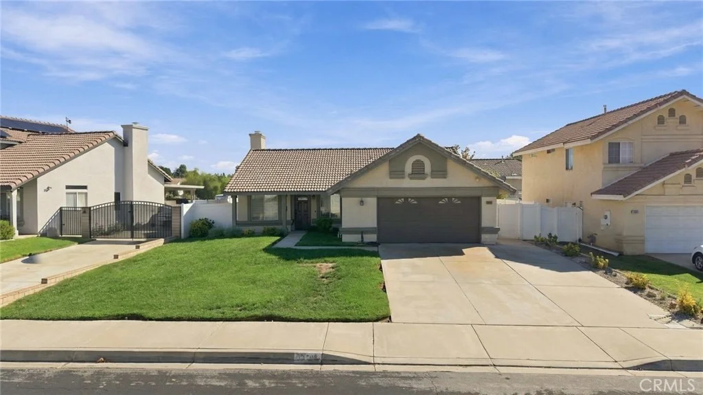 Photo of 33593 Pecan