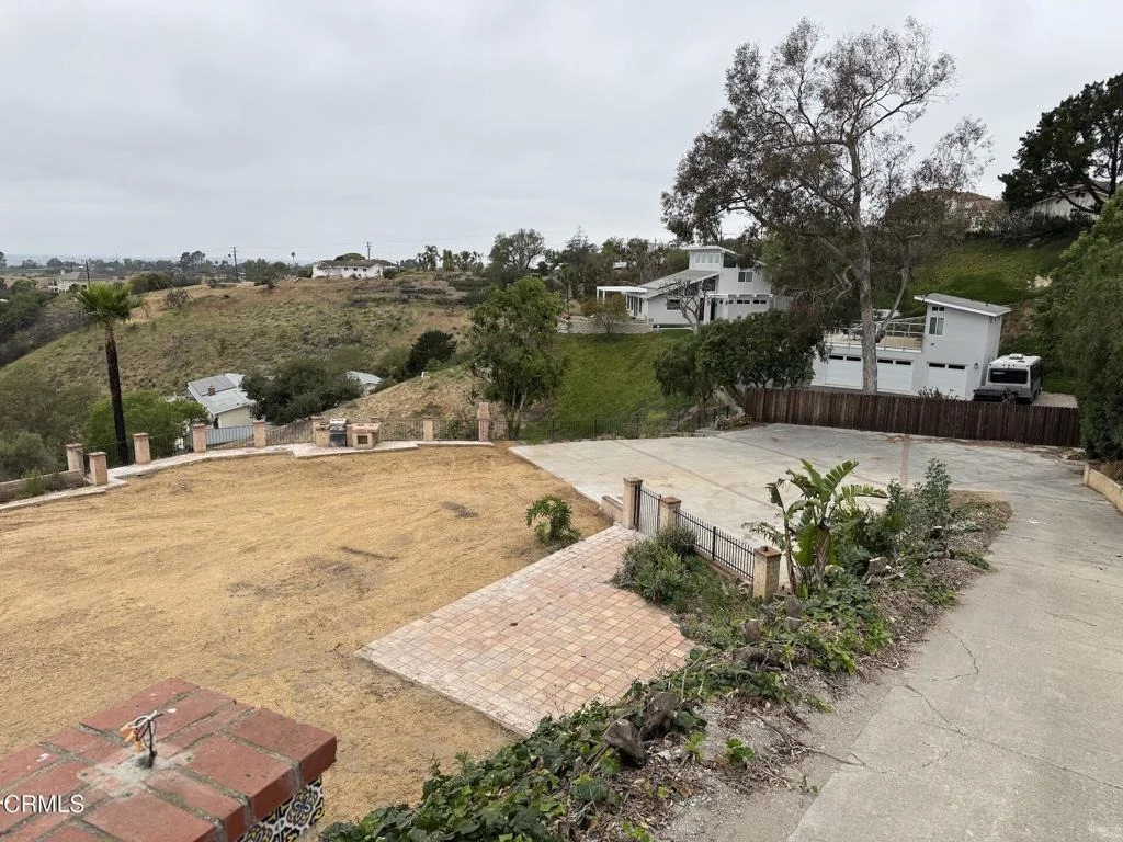 Photo of 894 W Highland Drive