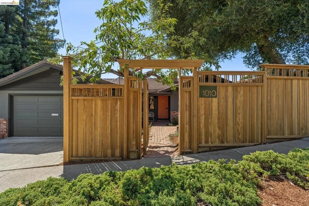 Photo of 1010 Keeler Ave