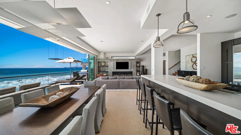 Photo of 25250 Malibu Road