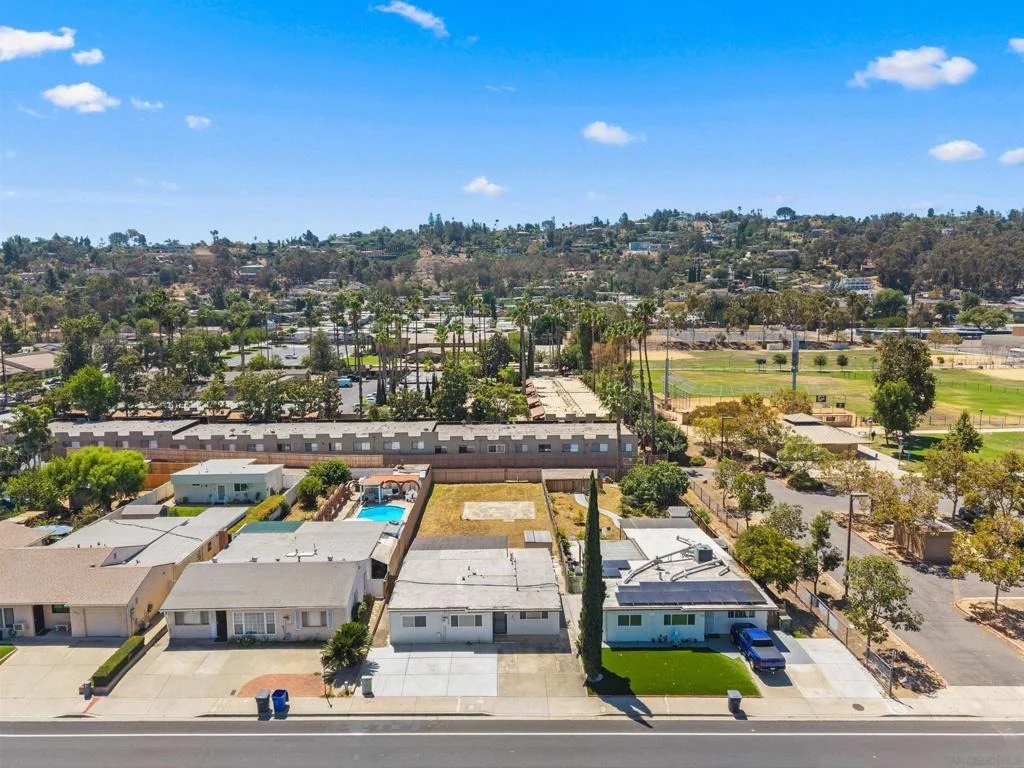 Photo of 317 W Chase Ave W