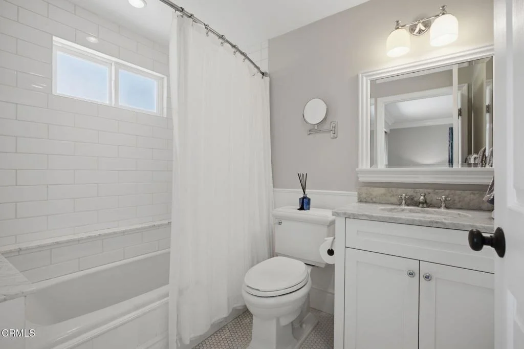 Photo of 1410 Marine Way