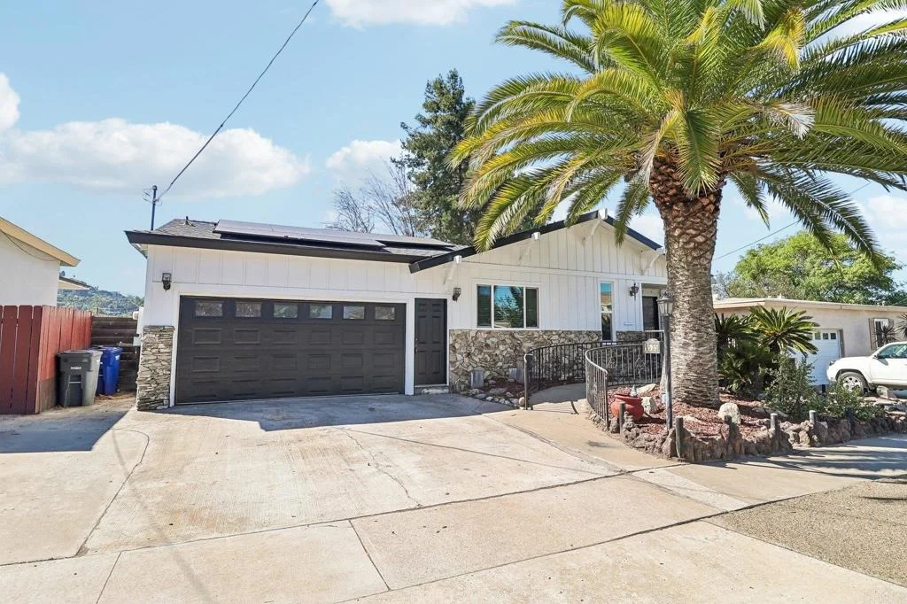 Photo of 9535 Lakeview Drive