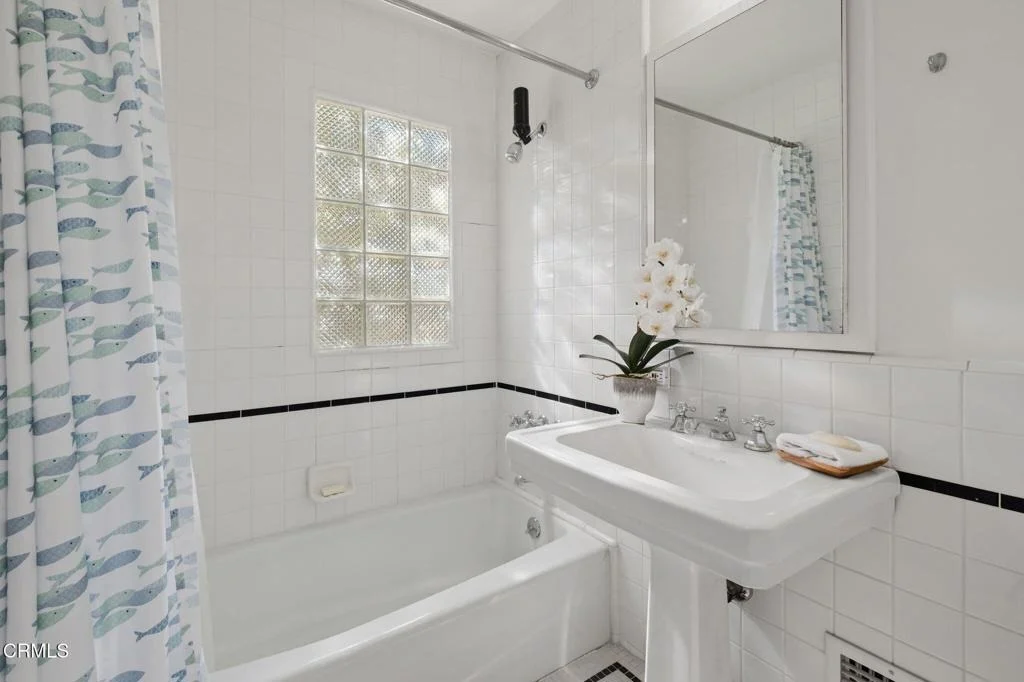 Photo of 15 Oak Knoll Gardens Drive