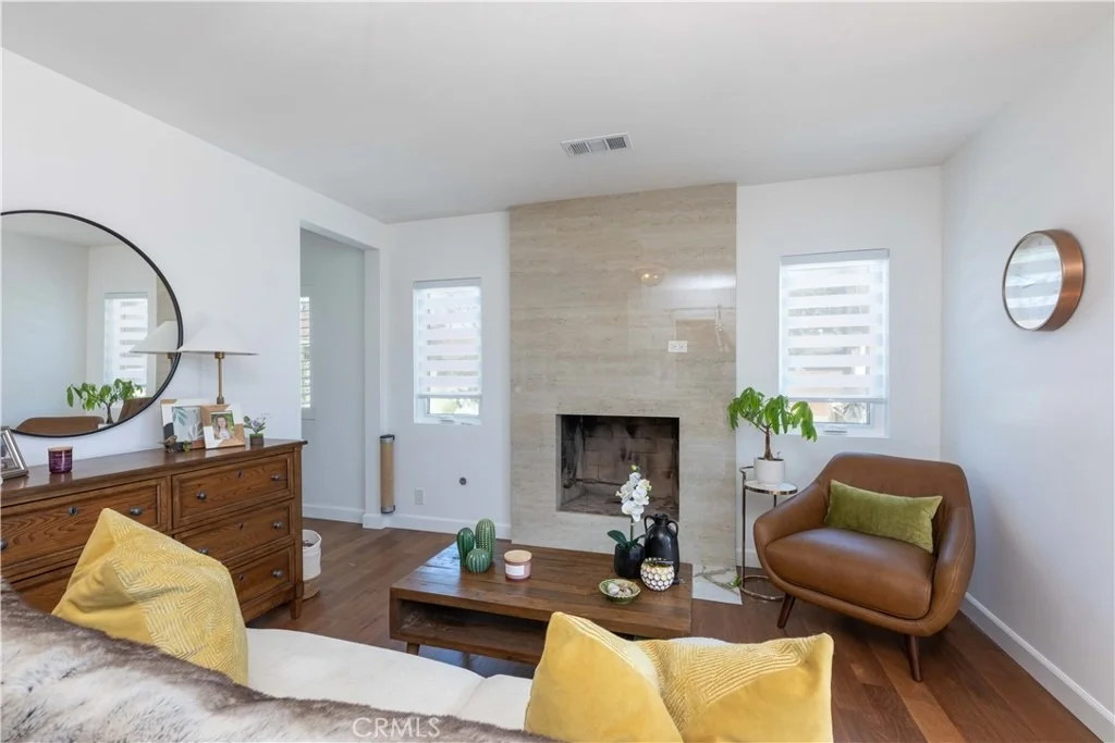 Photo of 3732 Clark