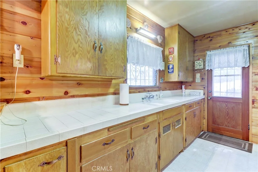 Photo of 1469 Ross