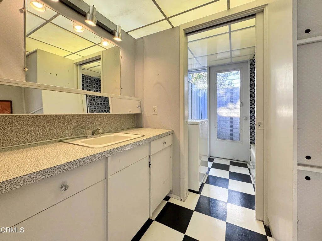 Photo of 925 Monarch Drive