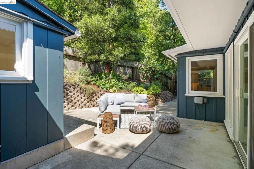Photo of 2647 Monterey Blvd