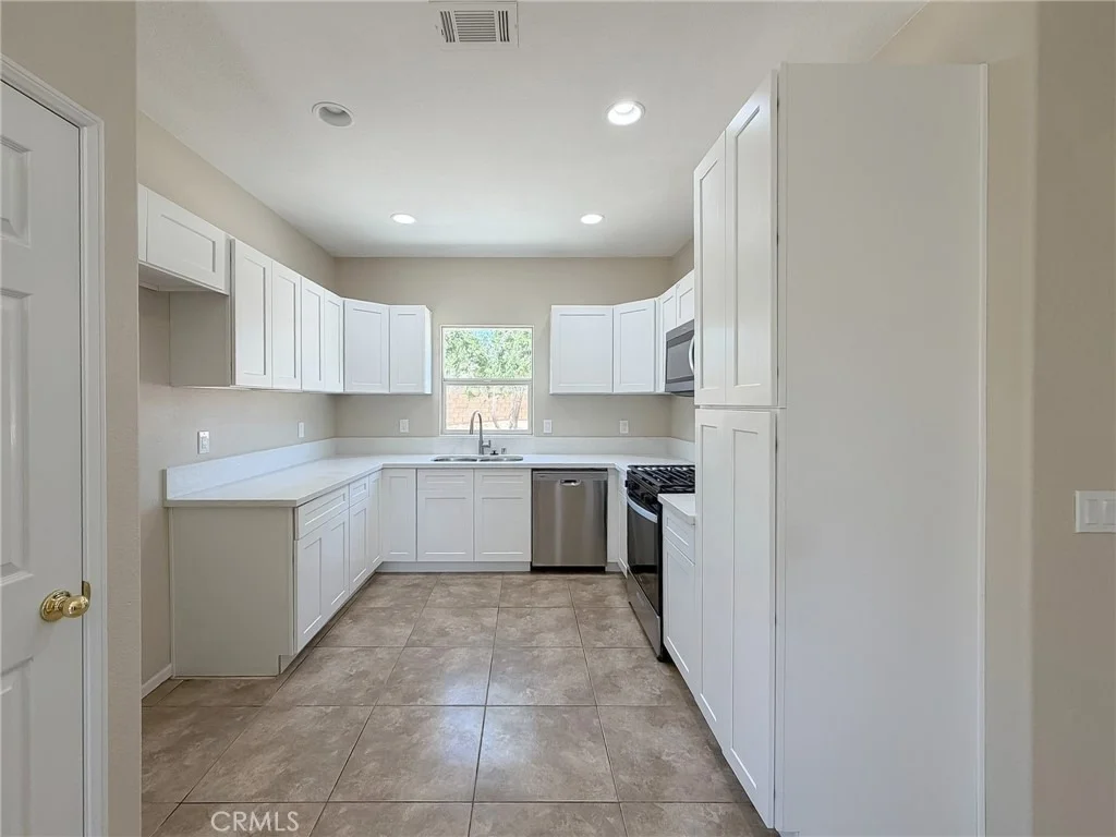 Photo of 44115 Greentree Court