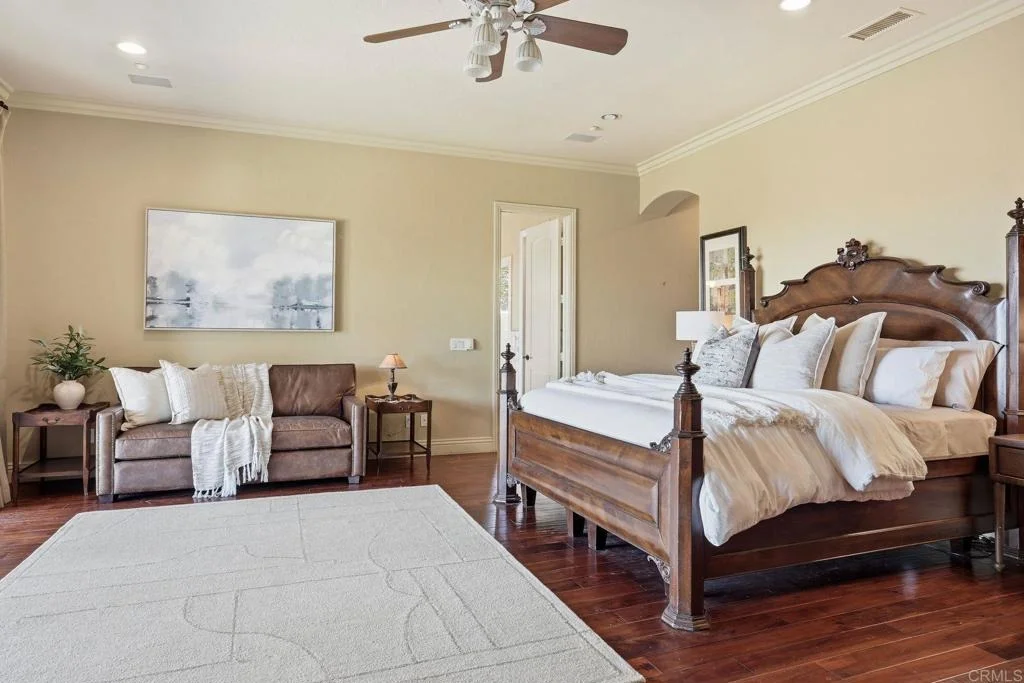 Photo of 2484 Dos Lomas