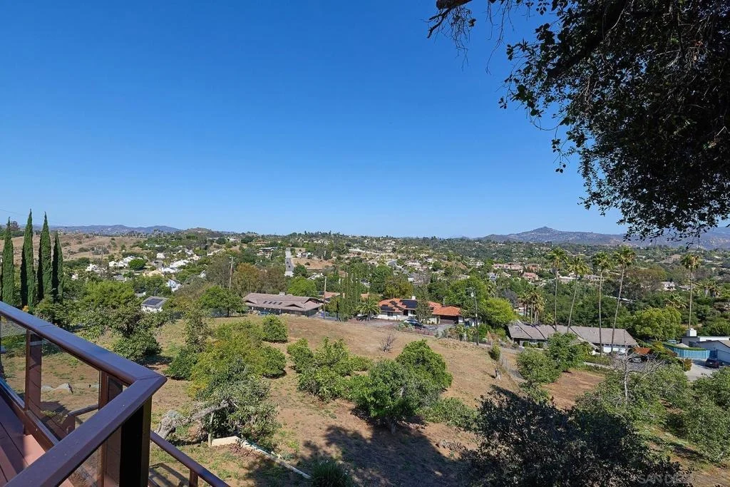 Photo of 2448 Royal Crest