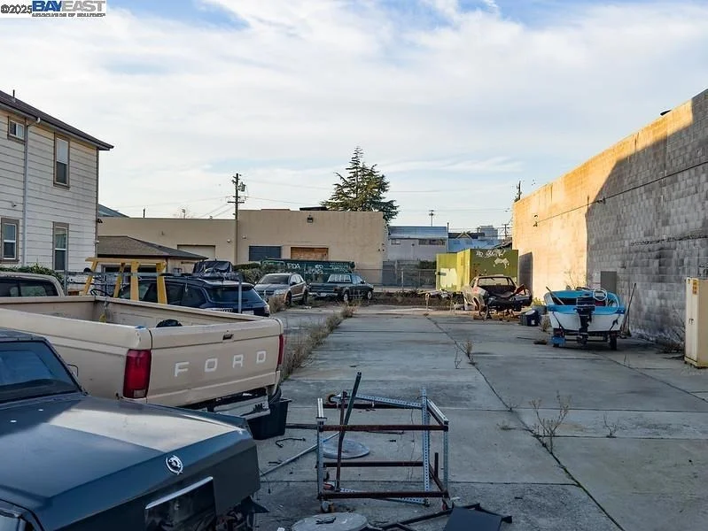Photo of 1041 7Th Ave