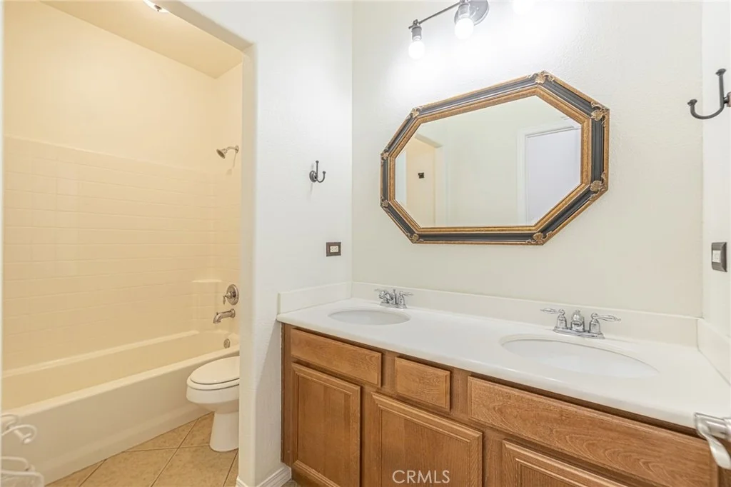 Photo of 40670 Oakbridge Way