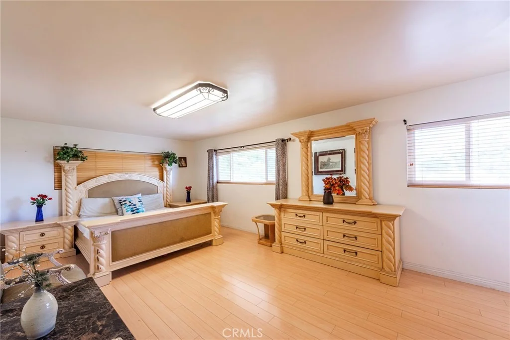 Photo of 1245 Oakhaven Road
