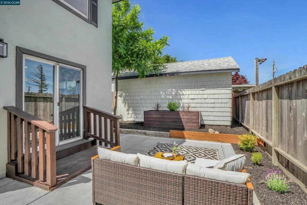 Photo of 2131 Pomona Ave