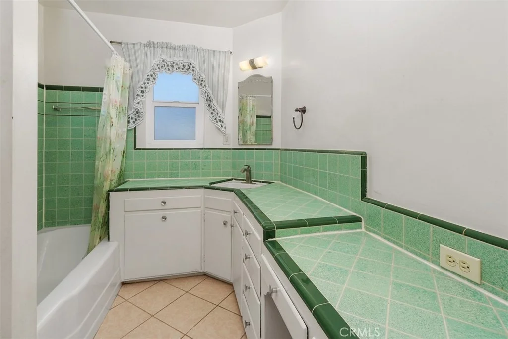 Photo of 417 E Cornell