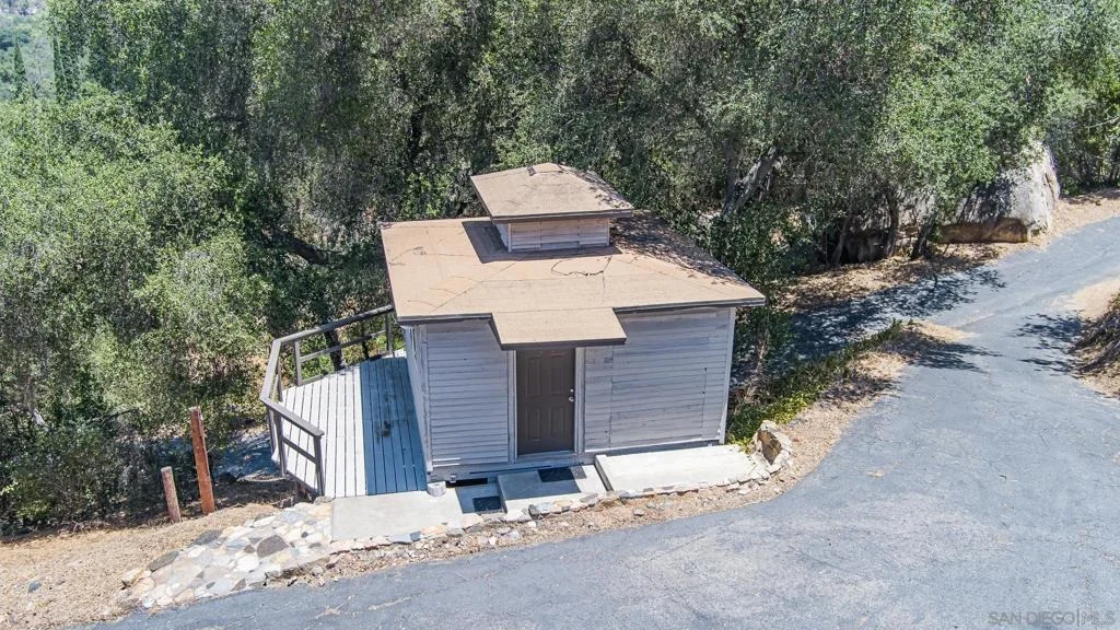 Photo of 14949 Woods Valley