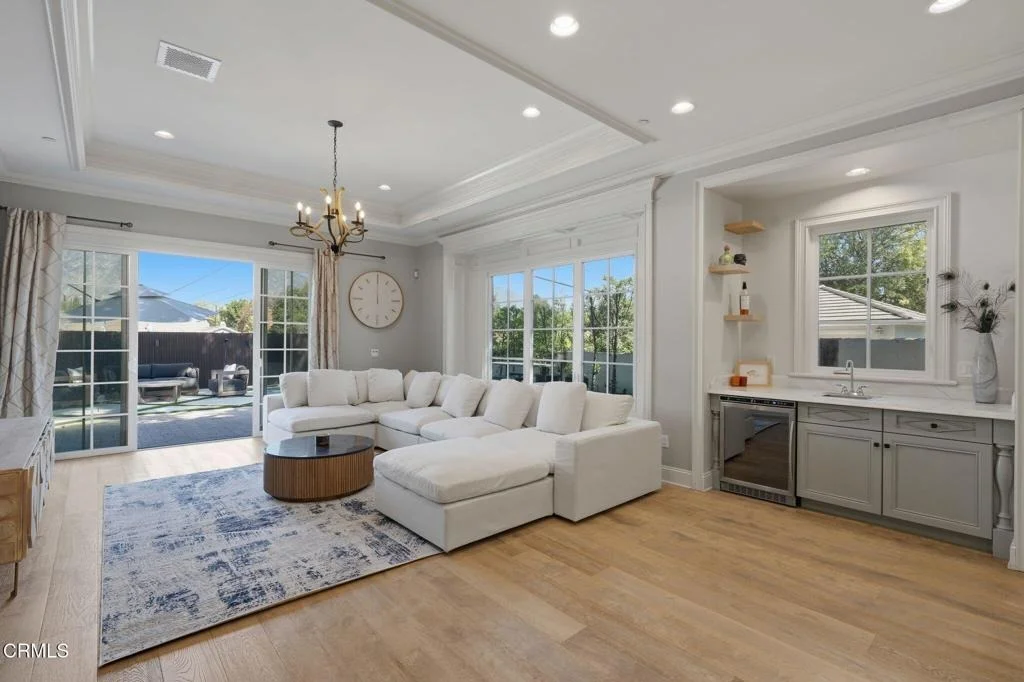Photo of 933 Coronado Drive