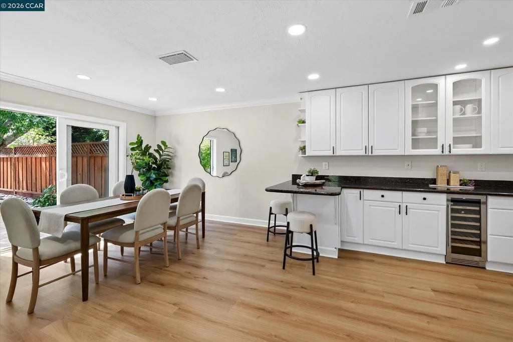 Photo of 584 Mission Pl