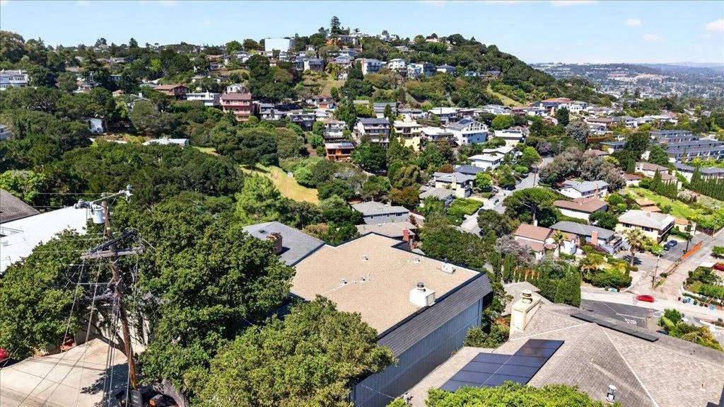 Photo of 1550 Winding Way