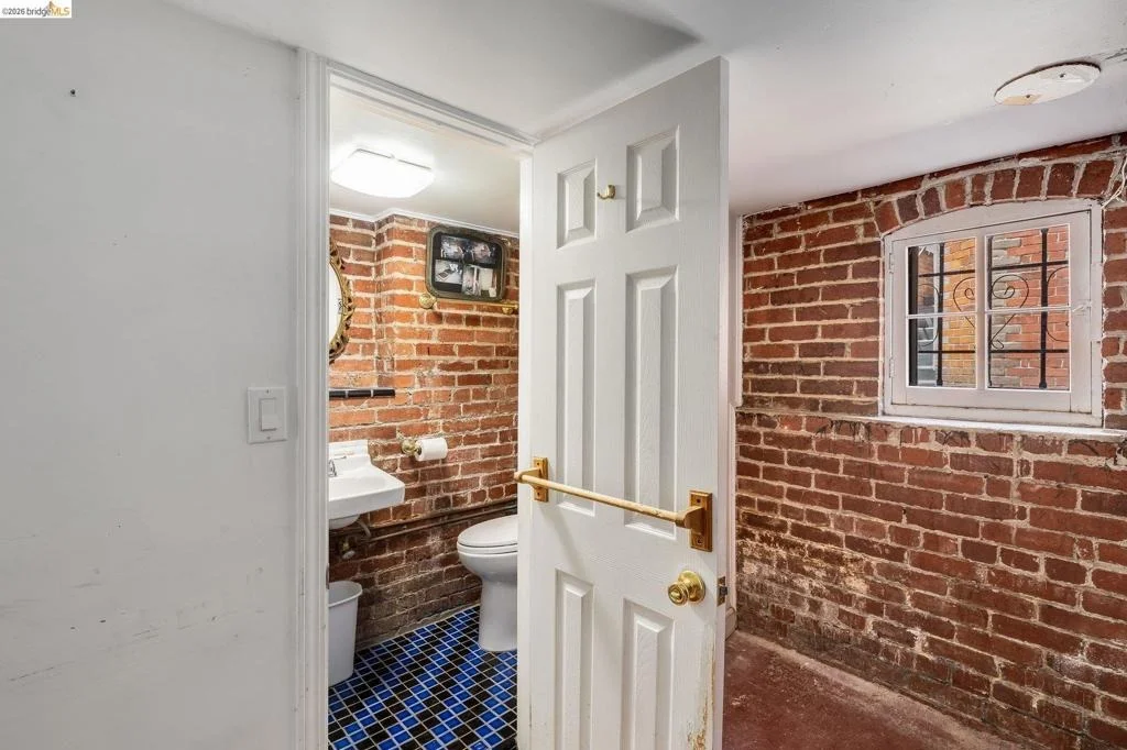 Photo of 2350 Spaulding