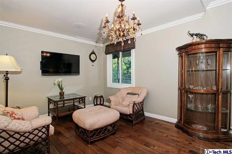 Photo of 2463 Ridgeway Road