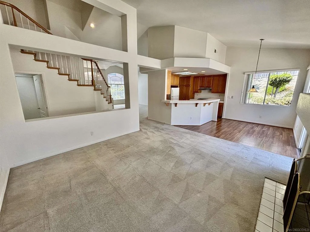 Photo of 653 Cantara Ln