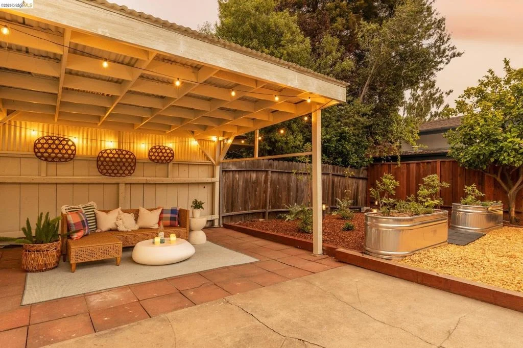 Photo of 7232 Lincoln Ave