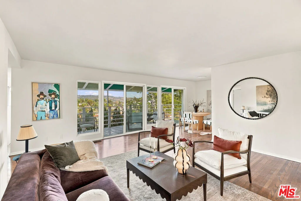 Photo of 2525 Ivanhoe Drive
