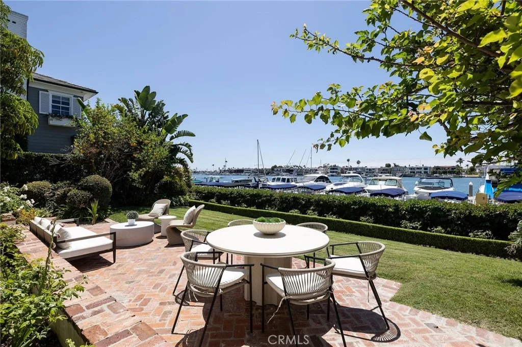 Photo of 2572 Bayshore Drive