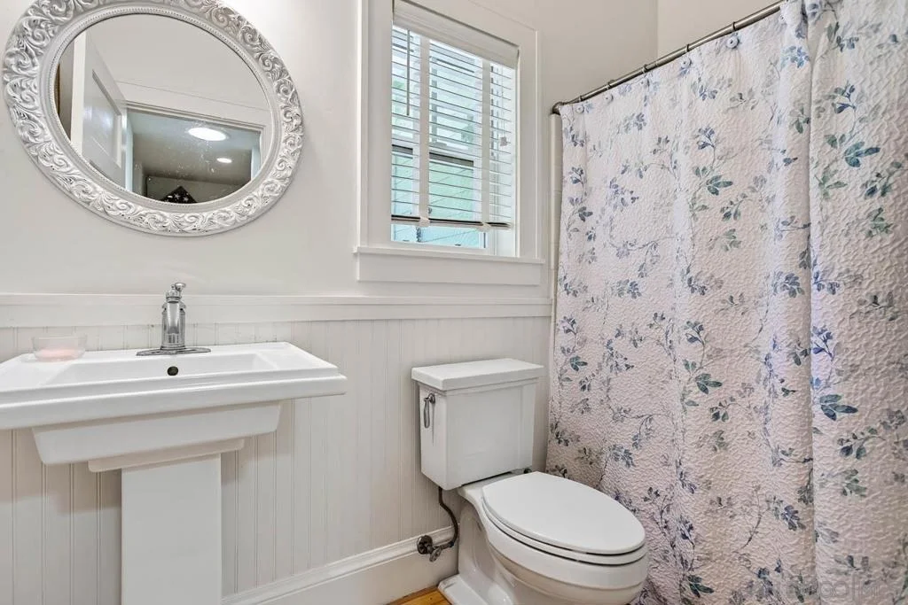 Photo of 4823 Belvedere