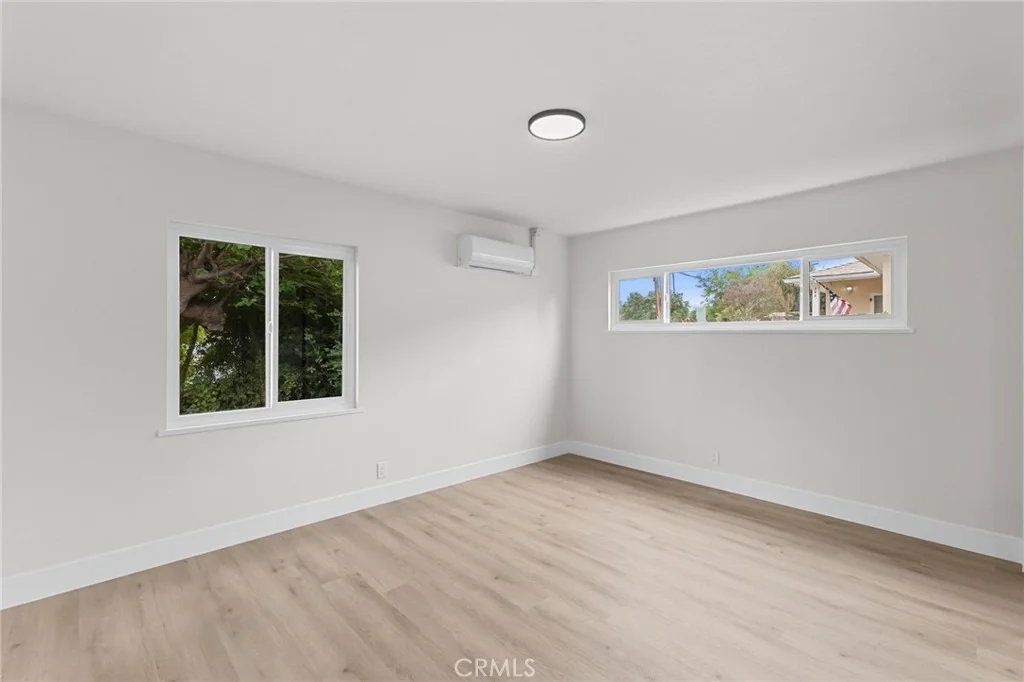 Photo of 736 N Walnut Avenue