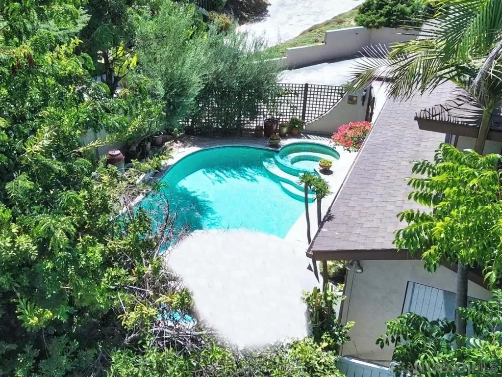 Photo of 1090 ELLEN LANE