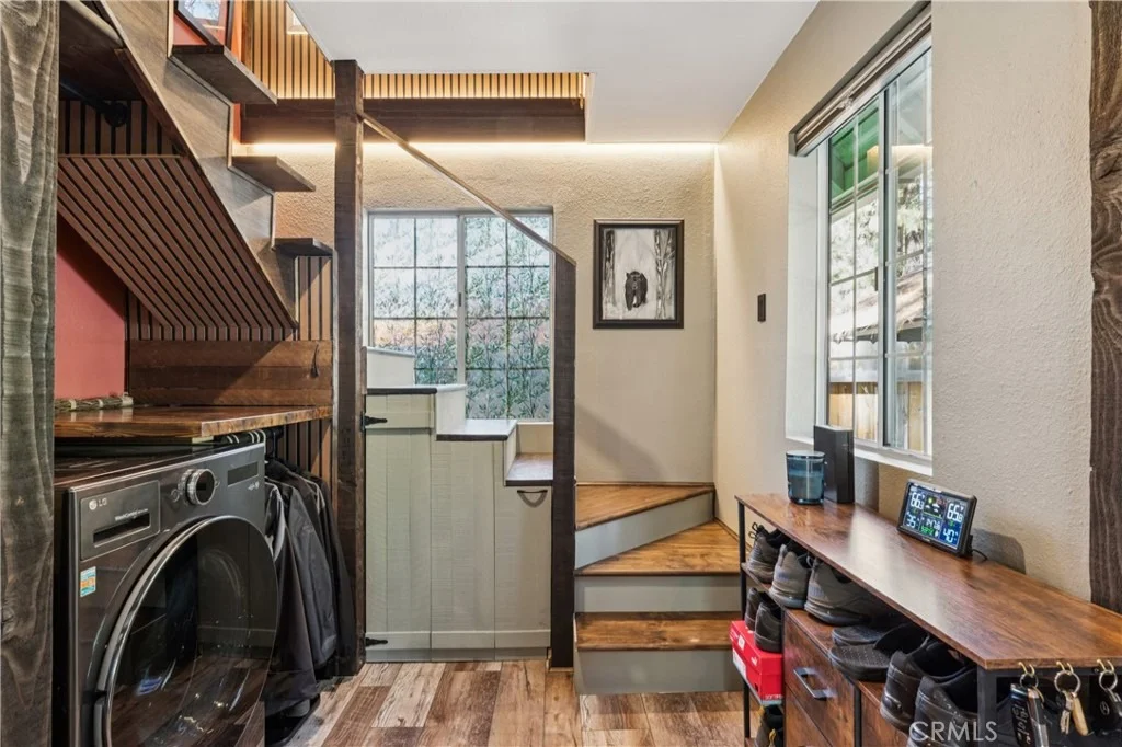 Photo of 903 W Rainbow Boulevard