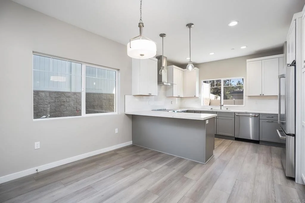 Photo of 3900 Rojo Tierra