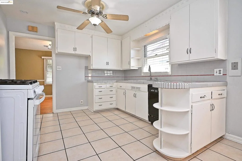 Photo of 2343 Almond Ave