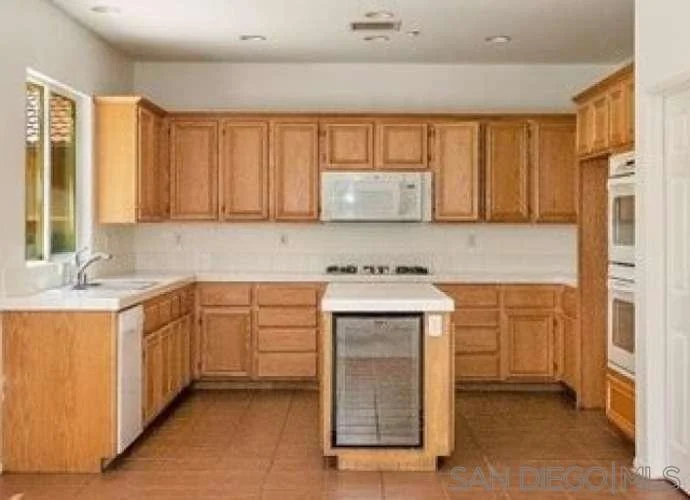 Photo of 1586 Silver Cup CT