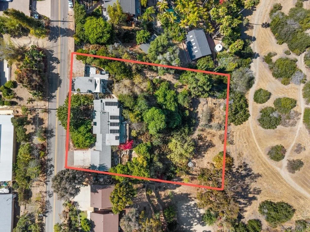 Photo of 1243 Saxony Road