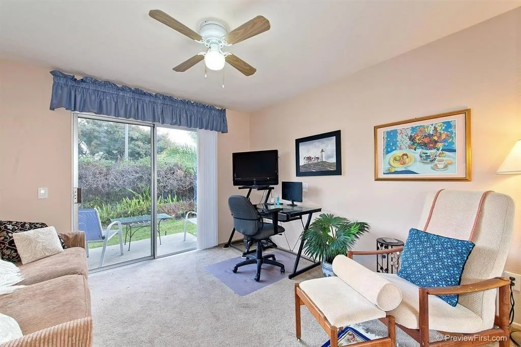 Photo of Unit 3 at 31948 DEL CIELO ESTE