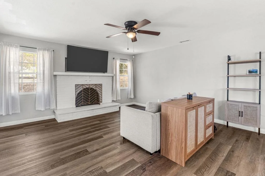 Photo of 6729 Broadway