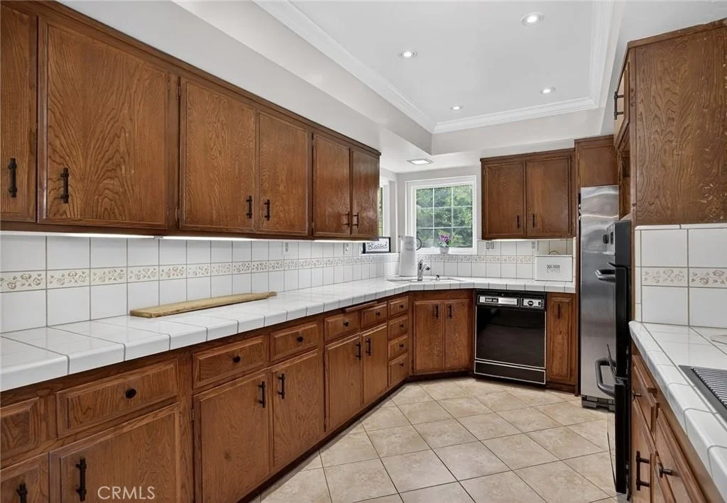 Photo of 2388 Temescal