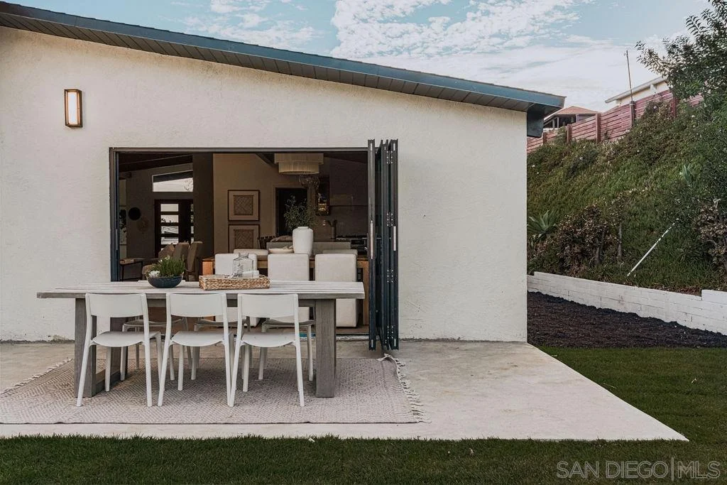 Photo of 4985 Pacifica Dr