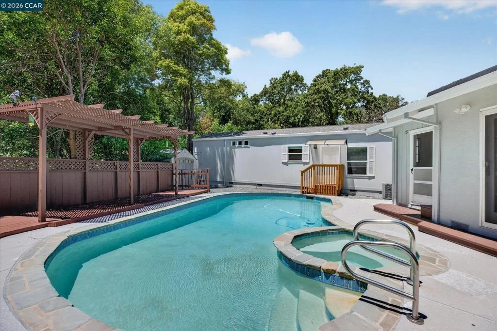 Photo of 599 Silverado Dr