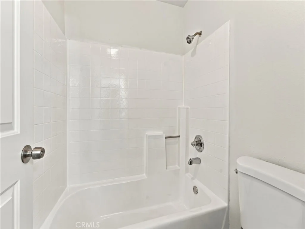 Photo of 37620 Robin Lane