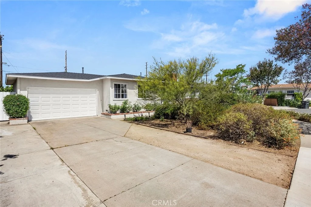 Photo of 774 N Victoria Drive