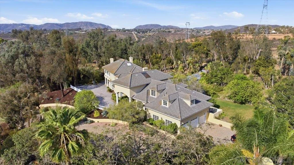 Photo of 6150 Avenida Alteras