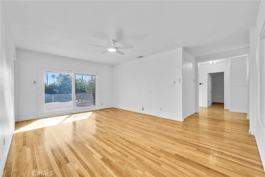 Photo of 6049 Colonial