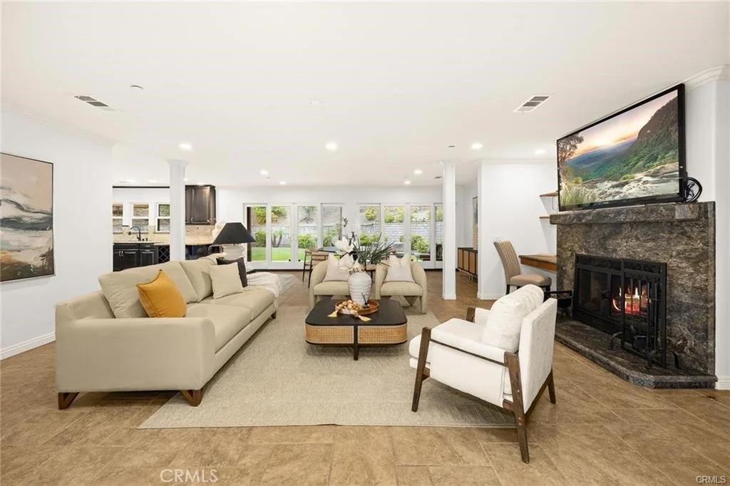 Photo of 2047 Carolwood Drive