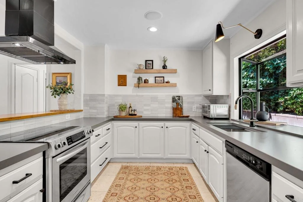 Photo of 705 Valley Drive