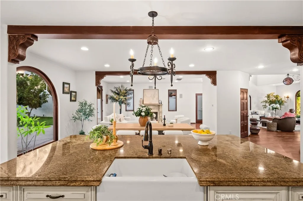 Photo of 2037 Hill Drive